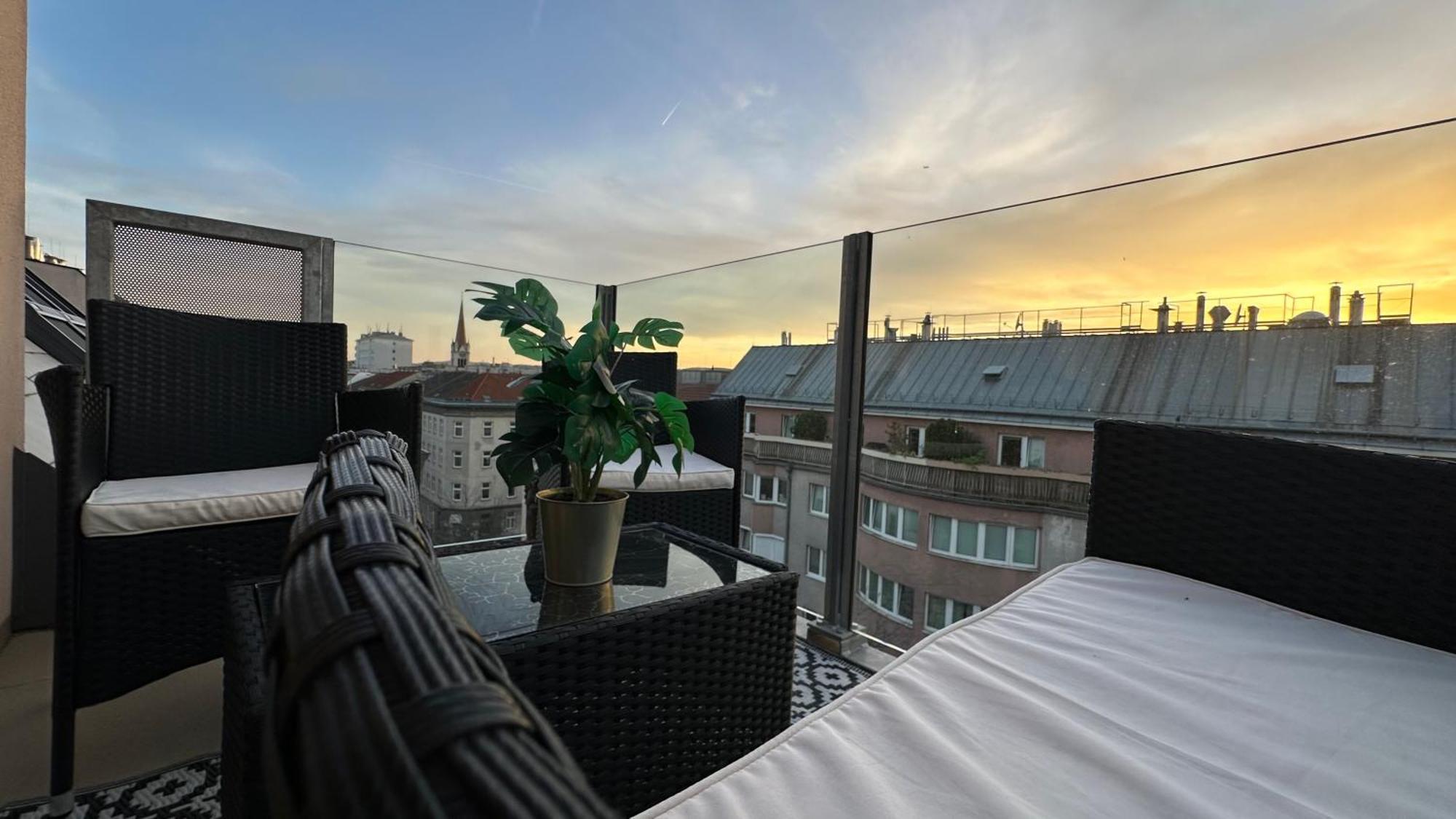 Appartement Wiener Schloss Wilhelminen 360° Views *