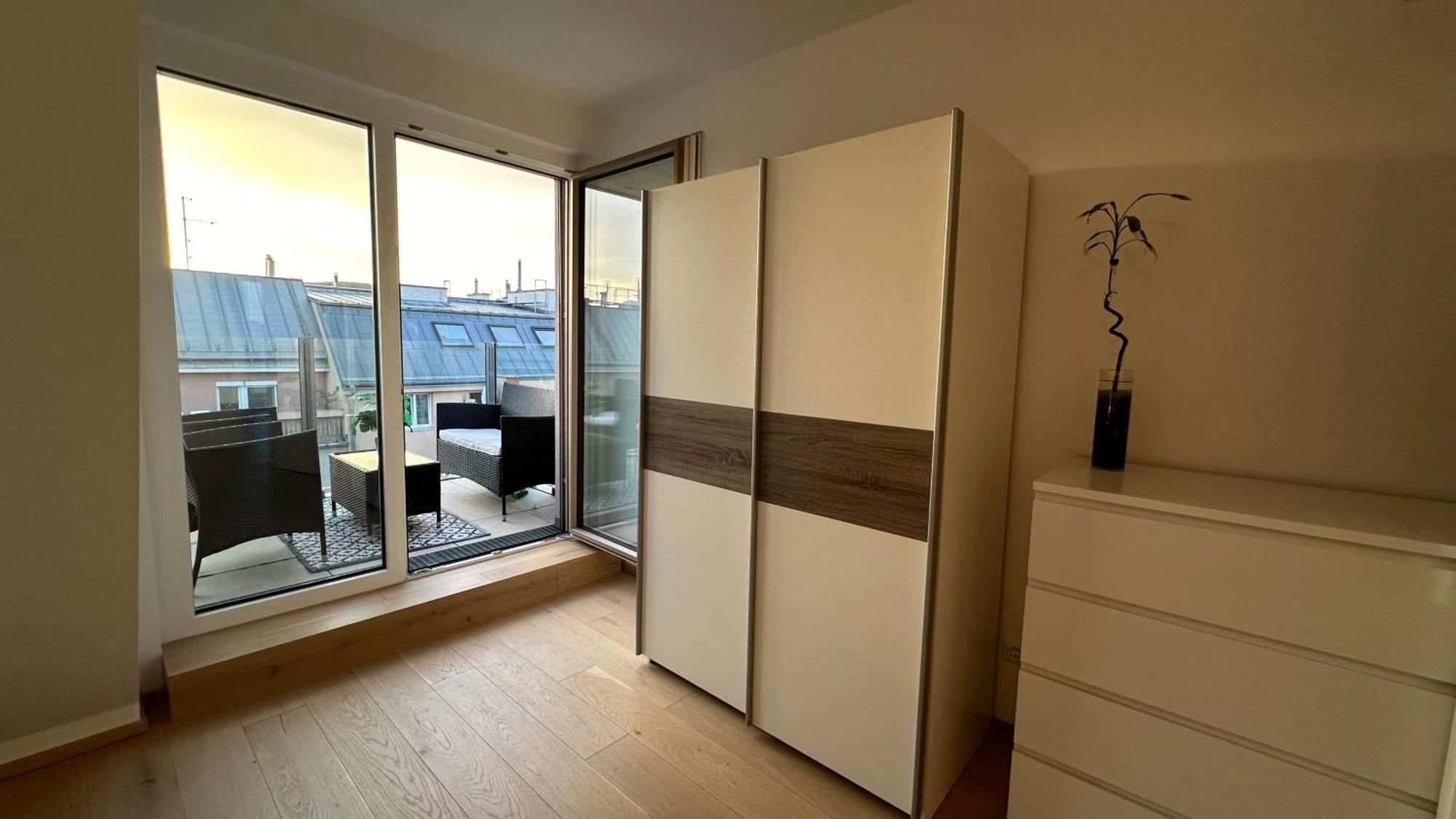 Wiener Schloss Wilhelminen 360° Views Appartement Wenen