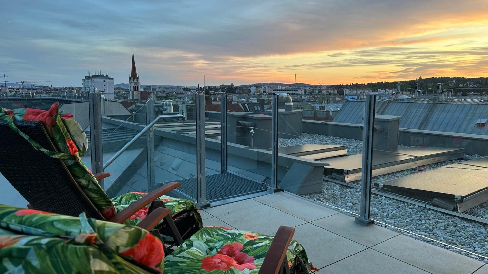 Appartement Wiener Schloss Wilhelminen 360° Views *