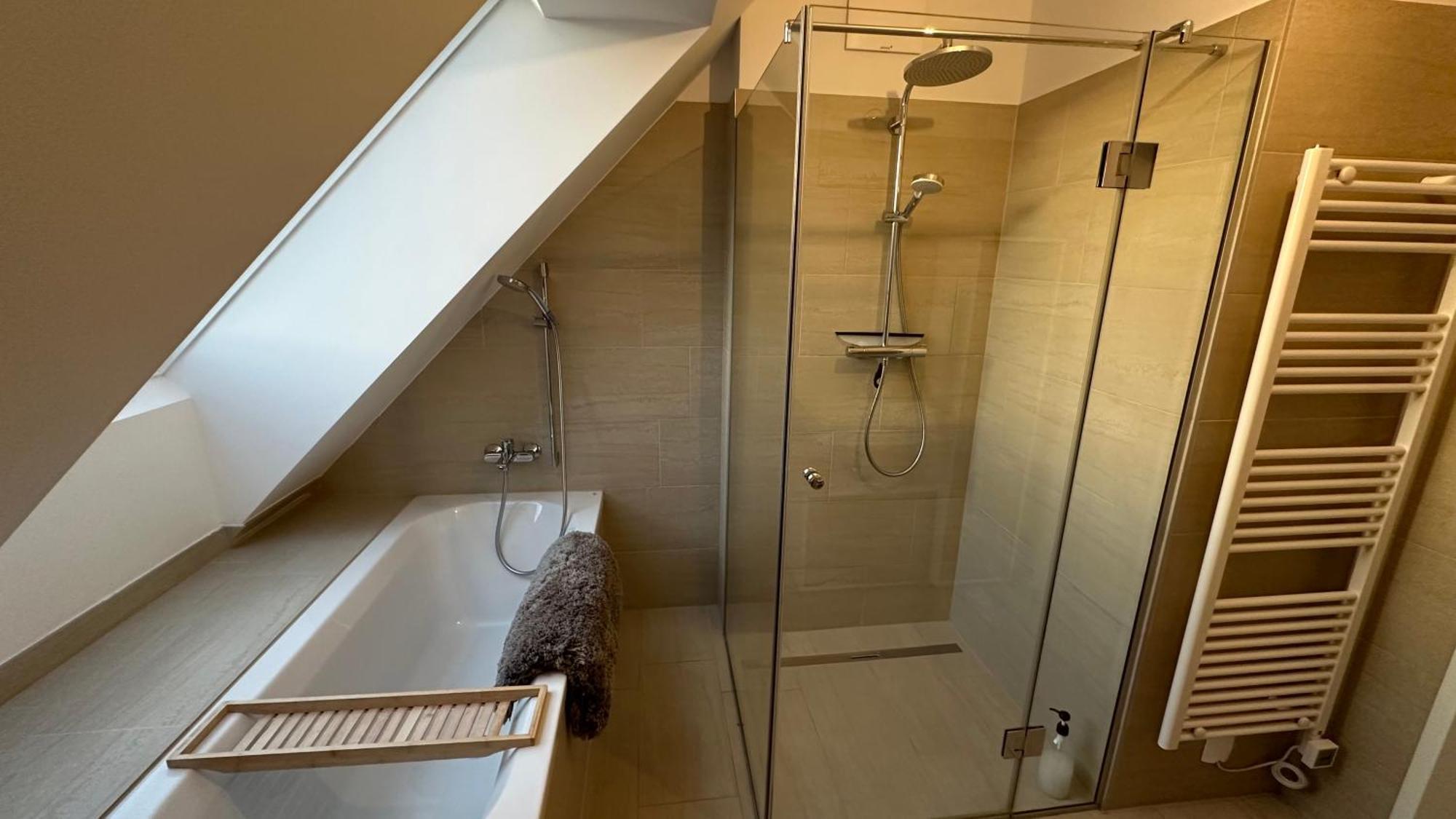 Wiener Schloss Wilhelminen 360° Views Appartement *